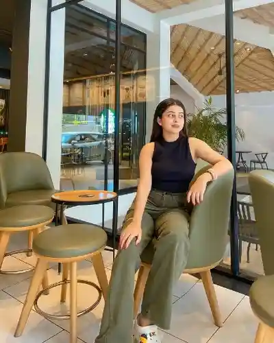 Simi Khndelwal